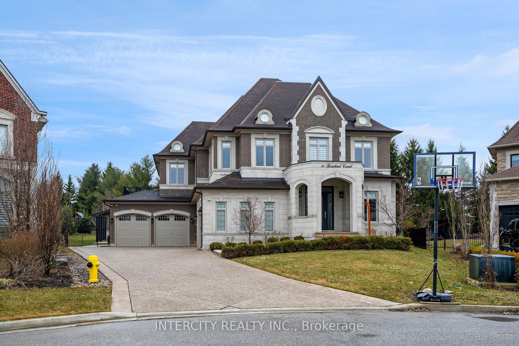 34 Rosebud Court, Kleinburg, Vaughan photo number 2