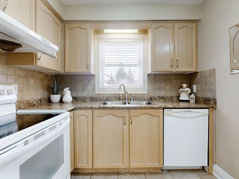 Photo 17 at 10 Gram Street, Maple, Vaughan