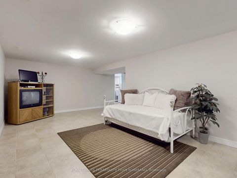 Photo 33 at 10 Gram Street, Maple, Vaughan