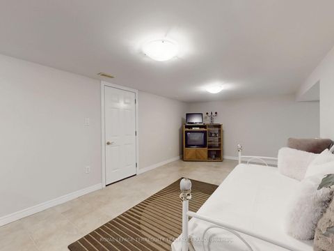 Photo 34 at 10 Gram Street, Maple, Vaughan