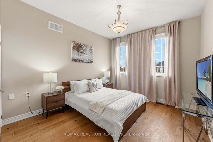 Photo 19 at 2 Daniel Bram Drive, Patterson, Vaughan