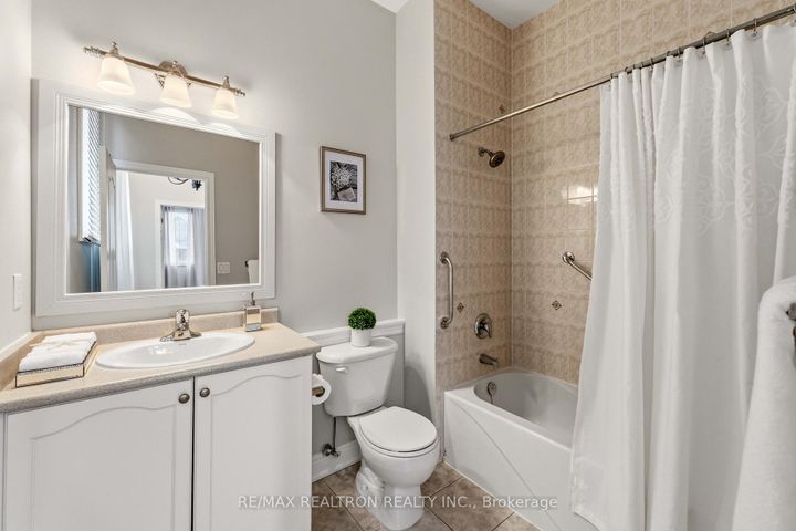 Photo 21 at 2 Daniel Bram Drive, Patterson, Vaughan