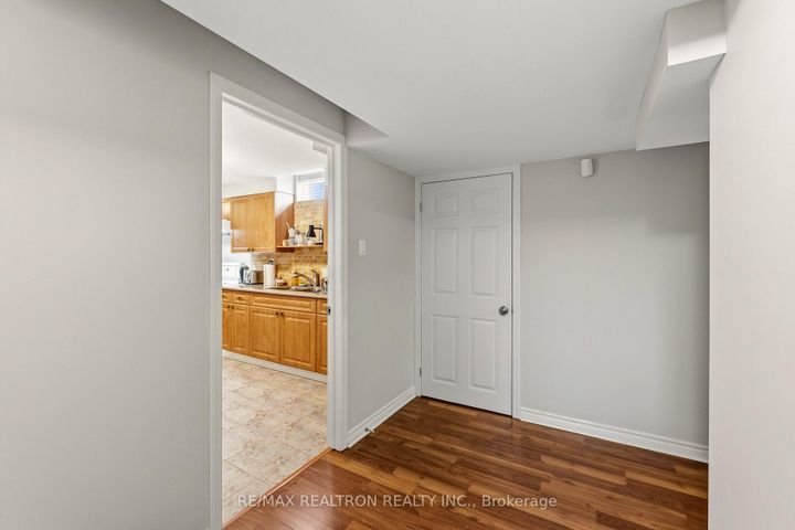 Photo 32 at 2 Daniel Bram Drive, Patterson, Vaughan