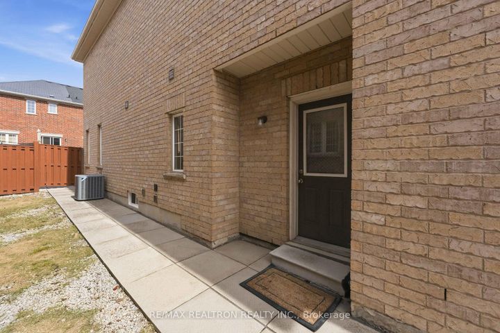 Photo 40 at 2 Daniel Bram Drive, Patterson, Vaughan