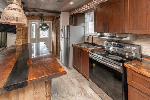 Photo 10 at 73 College Crescent, Grove East, Barrie