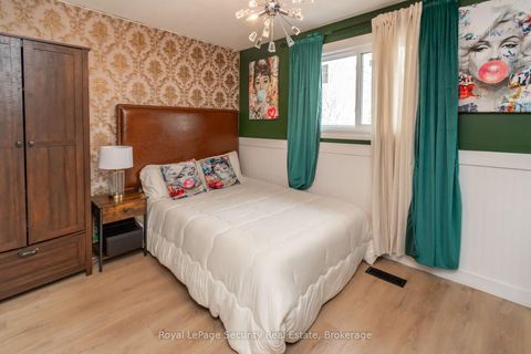 Photo 16 at 73 College Crescent, Grove East, Barrie