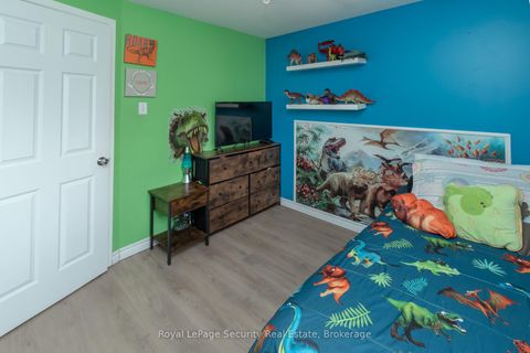 Photo 17 at 73 College Crescent, Grove East, Barrie