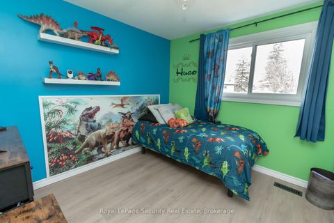 Photo 18 at 73 College Crescent, Grove East, Barrie