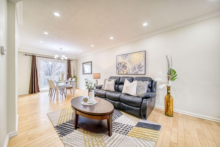 Photo 9 at 6051 Fullerton Crescent, Meadowvale, Mississauga