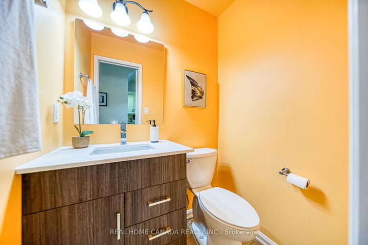 Photo 15 at 6051 Fullerton Crescent, Meadowvale, Mississauga