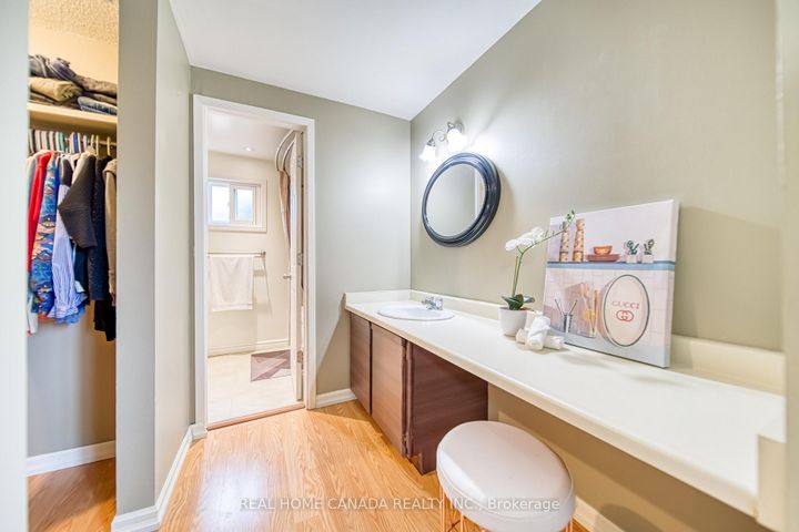 Photo 17 at 6051 Fullerton Crescent, Meadowvale, Mississauga