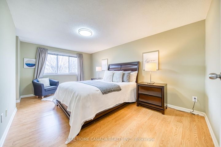 Photo 18 at 6051 Fullerton Crescent, Meadowvale, Mississauga
