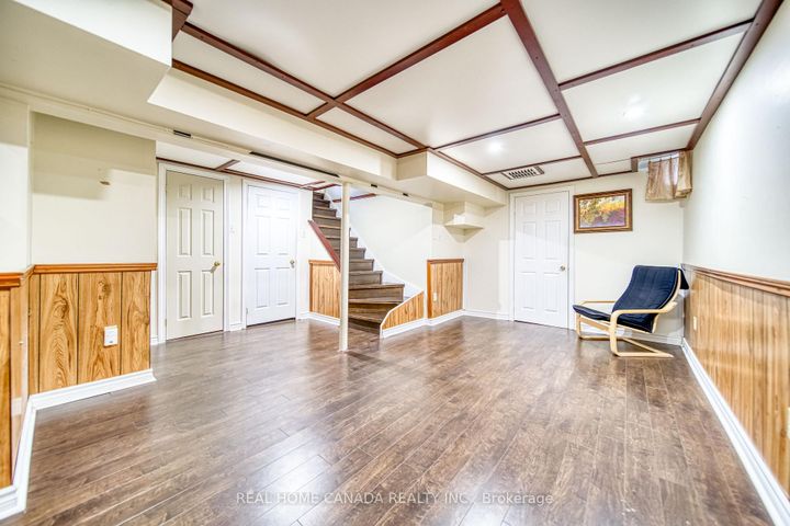 Photo 24 at 6051 Fullerton Crescent, Meadowvale, Mississauga