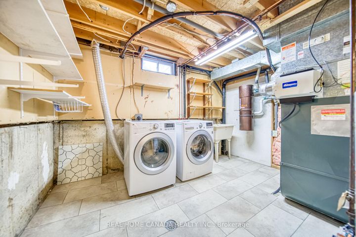 Photo 26 at 6051 Fullerton Crescent, Meadowvale, Mississauga