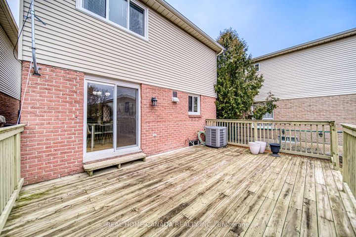 Photo 28 at 6051 Fullerton Crescent, Meadowvale, Mississauga