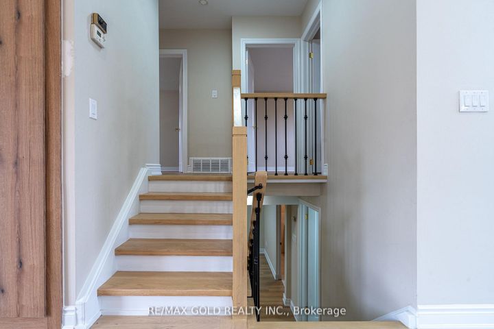 Photo 6 at 15 Athlone Avenue, Avondale, Brampton