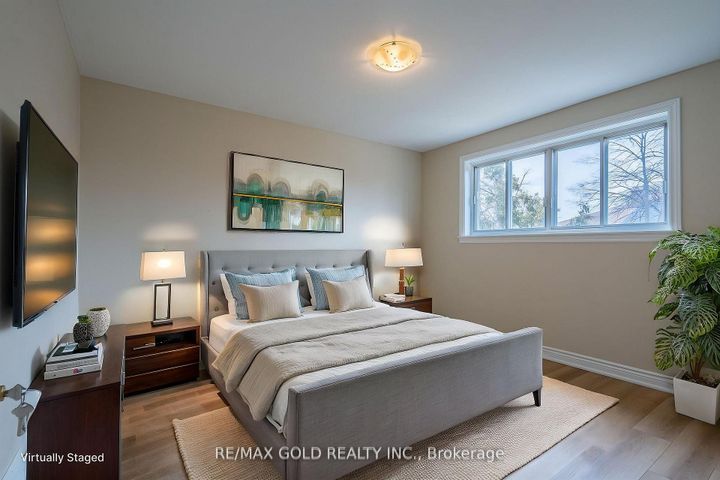 Photo 9 at 15 Athlone Avenue, Avondale, Brampton