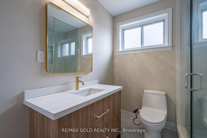 Photo 10 at 15 Athlone Avenue, Avondale, Brampton