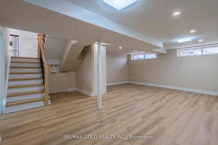 Photo 16 at 15 Athlone Avenue, Avondale, Brampton