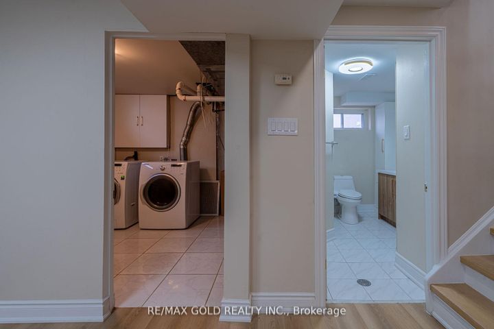 Photo 18 at 15 Athlone Avenue, Avondale, Brampton