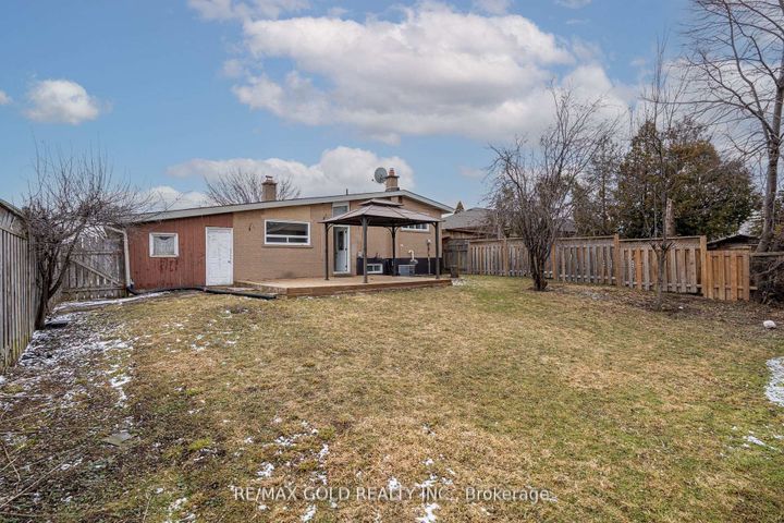 Photo 22 at 15 Athlone Avenue, Avondale, Brampton