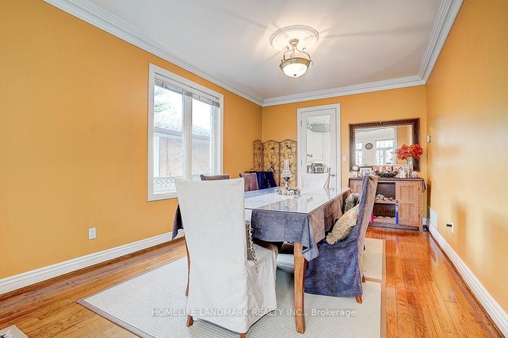 Photo 14 at 17 Averill Crescent, Newtonbrook East, Toronto