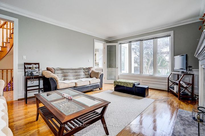 Photo 17 at 17 Averill Crescent, Newtonbrook East, Toronto