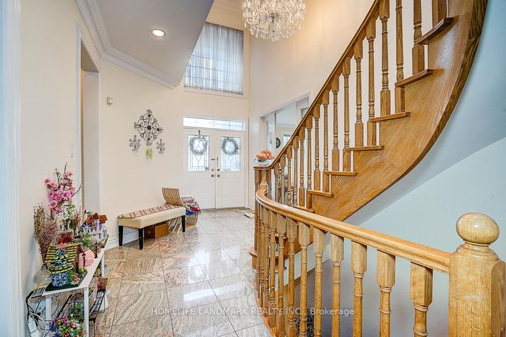 Photo 26 at 17 Averill Crescent, Newtonbrook East, Toronto