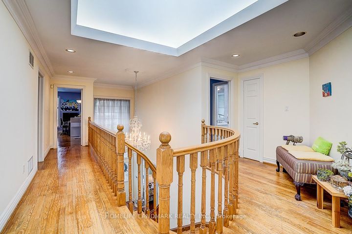 Photo 27 at 17 Averill Crescent, Newtonbrook East, Toronto