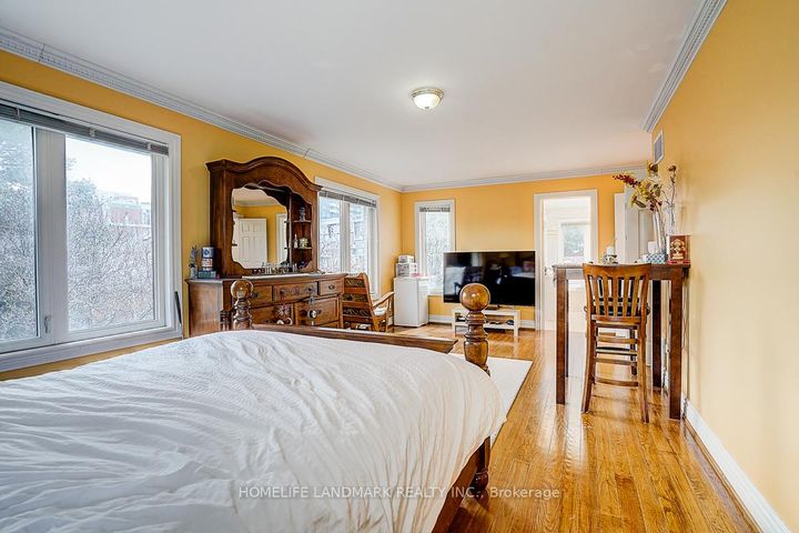 Photo 32 at 17 Averill Crescent, Newtonbrook East, Toronto