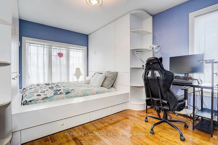 Photo 40 at 17 Averill Crescent, Newtonbrook East, Toronto