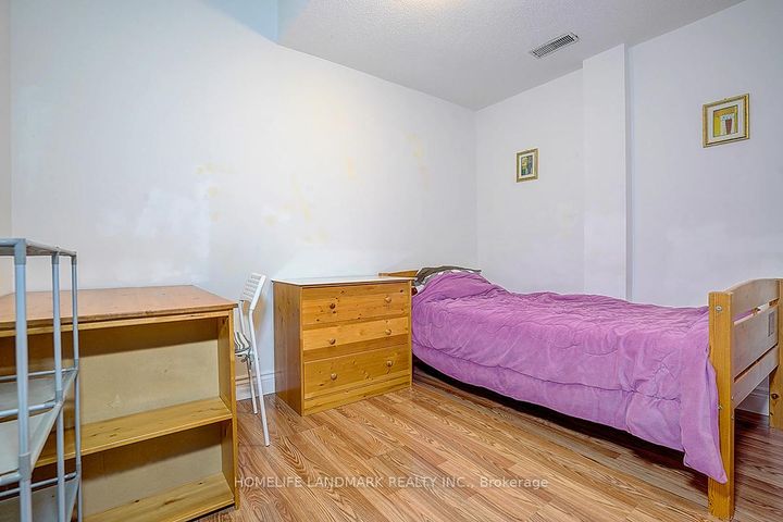 Photo 48 at 17 Averill Crescent, Newtonbrook East, Toronto