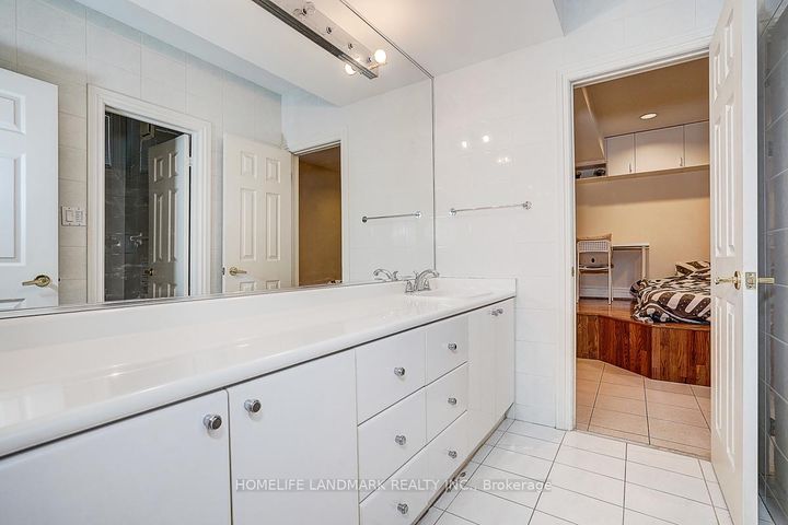 Photo 49 at 17 Averill Crescent, Newtonbrook East, Toronto