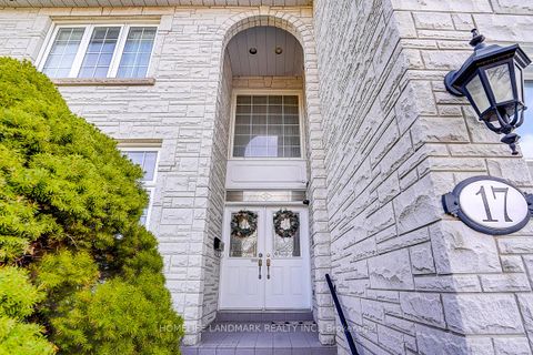 Photo 6 at 17 Averill Crescent, Newtonbrook East, Toronto