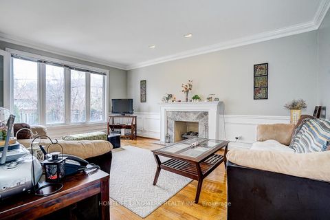 Photo 16 at 17 Averill Crescent, Newtonbrook East, Toronto