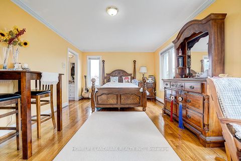 Photo 30 at 17 Averill Crescent, Newtonbrook East, Toronto