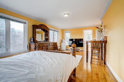 Photo 32 at 17 Averill Crescent, Newtonbrook East, Toronto