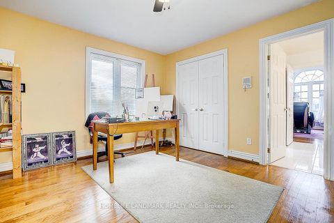 Photo 37 at 17 Averill Crescent, Newtonbrook East, Toronto