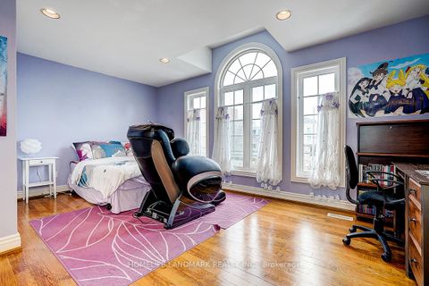 Photo 39 at 17 Averill Crescent, Newtonbrook East, Toronto