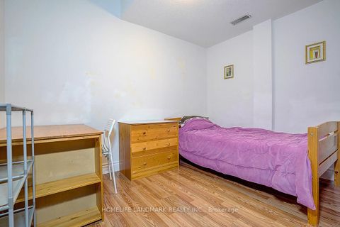 Photo 48 at 17 Averill Crescent, Newtonbrook East, Toronto
