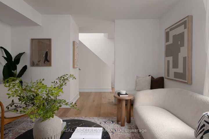 Photo 7 at 276 Gowan Avenue, East York, Toronto