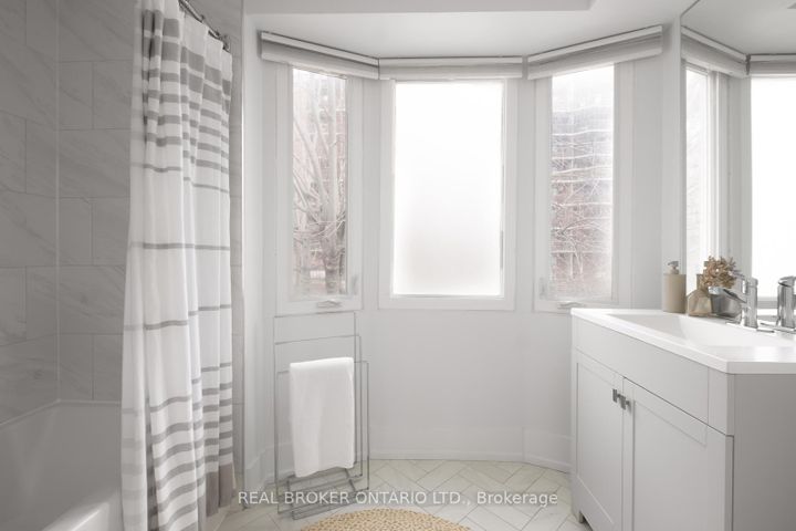 Photo 33 at 276 Gowan Avenue, East York, Toronto