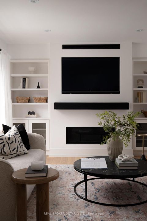 Photo 2 at 276 Gowan Avenue, East York, Toronto