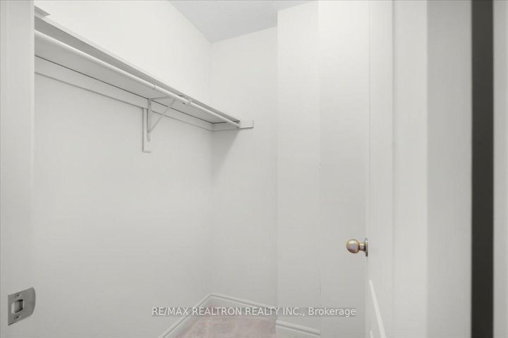 Photo 22 at 17 - 8 Eaton Park Lane, L'Amoreaux, Toronto