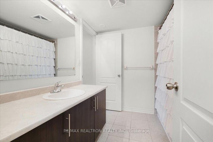 Photo 23 at 17 - 8 Eaton Park Lane, L'Amoreaux, Toronto