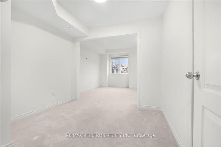 Photo 27 at 17 - 8 Eaton Park Lane, L'Amoreaux, Toronto