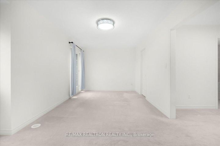 Photo 30 at 17 - 8 Eaton Park Lane, L'Amoreaux, Toronto