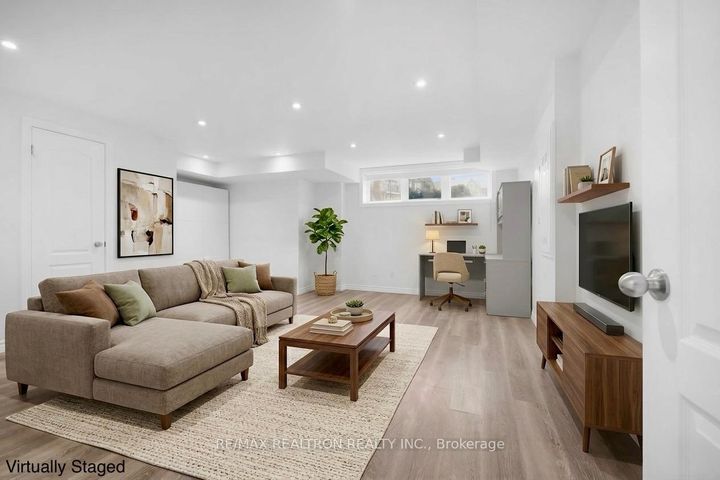 Photo 38 at 17 - 8 Eaton Park Lane, L'Amoreaux, Toronto