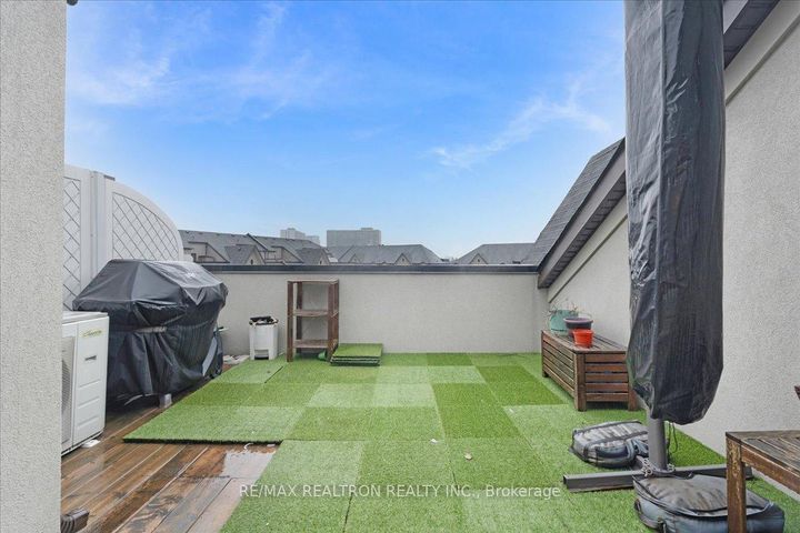 Photo 41 at 17 - 8 Eaton Park Lane, L'Amoreaux, Toronto