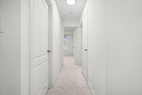 Photo 15 at 17 - 8 Eaton Park Lane, L'Amoreaux, Toronto